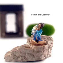 Load image into Gallery viewer, 1:64 Painted Figure Mini Model Miniature Resin Diorama Sand Girl Teasing Dog Cat