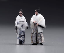 Load image into Gallery viewer, 1:64 Painted Figure Model Miniature Resin Sand Kimono Style Couple Man Woman