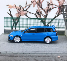 Load image into Gallery viewer, Inno 1:64 Blue JDM LANCER EVO 9 IX Wagon Sports Model Diecast Metal Car New