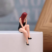 Load image into Gallery viewer, 1:24 Painted Figure Model Miniature Resin Diorama Sand Sexy Charming Lady