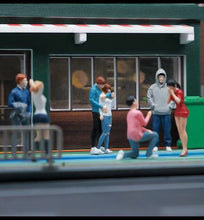 Load image into Gallery viewer, 1:64 Painted Figure Mini Model Miniature Resin Diorama Sand Cuddle Couple Lover