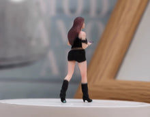Load image into Gallery viewer, 1:64 Painted Figure Model Miniature Resin Diorama Toy Sand Sexy Walking Beauty