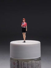 Load image into Gallery viewer, 1:64 Painted Figure Mini Model Miniature Resin Diorama Reporter Video Journalist