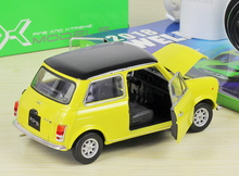 Load image into Gallery viewer, WELLY 1:24 Mini Copper 1300 Classic Sports Model Diecast Metal Car Display