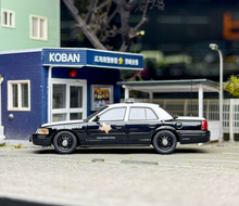 Load image into Gallery viewer, Rollin 1:64 Texas Highway Police CROWN VICTORIA CV Model Diecast Metal Car New Collection