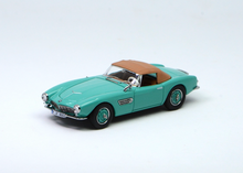 Load image into Gallery viewer, GFCC 1:64 Green 1957 507 Soft Top Classic Sport Model Diecast Metal Car New Collection
