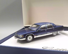 Load image into Gallery viewer, GOC 1:64 Blue Fleetwood Naiska Garage Classic Model Diecast Metal Car New Collection