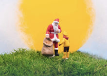 Load image into Gallery viewer, 1:64 Painted Figure Model Miniature Resin Diorama Sand Santa Christmas Kids Toy