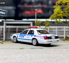 Load image into Gallery viewer, Rollin 1:64 White Auxiliary Police CV CROWN VICTORIA Model Diecast Metal Car