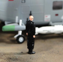 Load image into Gallery viewer, 1:64 Painted Unpainted Figure Model Miniature Resin Diorama Sand Air Force Man New