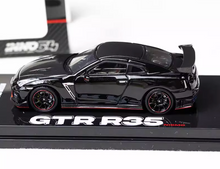 Load image into Gallery viewer, Inno 1:64 Black Carbon GTR R35 Nismo Sports Model Diecast Metal Car New Collection