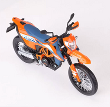 Load image into Gallery viewer, Maisto 1:12 Orange 2023 KTM 690 SMC R Motorcycle Bike Sports Model Diecast New Collection