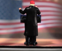 Load image into Gallery viewer, 1:64 Painted Figure Model Miniature Resin Diorama Sand Cap Coat Suit Man Rostrum New Collection