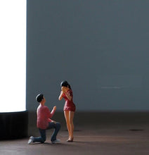 Load image into Gallery viewer, 1:64 Painted Figure Mini Model Miniature Resin Diorama Propose Couple Marraige