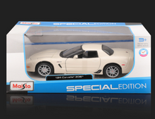 Load image into Gallery viewer, Maisto 1:24 White Corvette Z06 Coupe Racing Sports Model Diecast Metal Car New Collection