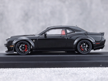Load image into Gallery viewer, SH 1:64 Black Stripe Challenger SRT Muscle Hellcat Model Diecast Metal Car New Collection