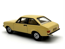 Load image into Gallery viewer, 1:76 Beige Escort MK2 Sports Model Diecast Metal Car New Collection