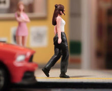 Load image into Gallery viewer, 1:64 Painted Figure Model Miniature Resin Diorama Sand Casual Girl With Shades New Collection