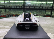 Load image into Gallery viewer, GTspirit 1:18 White 2018 REGERA Super Sports Model Diecast Resin Car New