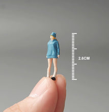 Load image into Gallery viewer, 1:64 Painted Figure Mini Model Miniature Resin Diorama Sand Trendy Hoodie Girl