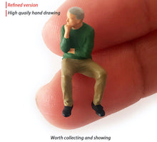 Load image into Gallery viewer, 1:64 Painted Figure Mini Model Miniature Resin Diorama Director Discussing Man B