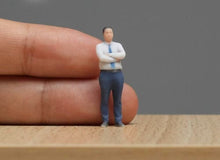 Load image into Gallery viewer, 1:64 Painted Figure Model Miniature Resin Diorama Sand White Shrit Man Standing