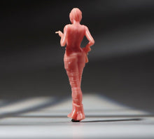 Load image into Gallery viewer, 1:64 Painted Unpainted Figure Model Miniature Resin Diorama Sand Cool Punk Girl