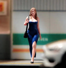 Load image into Gallery viewer, 1:64 Painted Figure Model Miniature Resin Diorama Sand Lady Sexy Girl Walking Collection