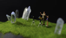 Load image into Gallery viewer, 1:64 Painted Figure Model Miniature Resin Diorama Sand Stargazers Skygazers New