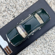 Load image into Gallery viewer, GFCC 1:64 Green 1998 Silver Seraph Sedan Classic Model Diecast Metal Car