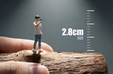 Load image into Gallery viewer, 1:64 Painted Figure Model Miniature Resin Diorama Toy Sand Selfie Man Boy Tee