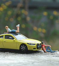 Load image into Gallery viewer, 1:64 Painted Figure Mini Model Miniature Resin Diorama Sand Lying Couple Relaxe New Scene