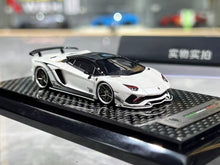 Load image into Gallery viewer, YM 1:64 White Aventador S LP740-4 Sports Model Diecast Resin Car New Collection