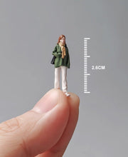 Load image into Gallery viewer, 1:64 Painted Figure Mini Model Miniature Resin Diorama Sand Girl Green Jacket New