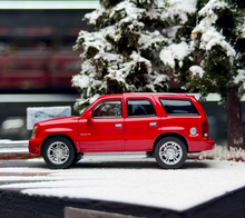Load image into Gallery viewer, Masdi 1:64 Red 2005 Escalade Full Size SUV Sport Model Diecast Metal Car New Collection