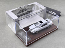 Load image into Gallery viewer, FW 1:64 White LS400 XF10 UCF10 Sedan Sports Model Diecast Metal Car New Collection