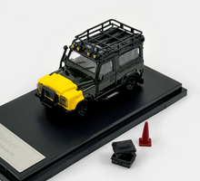 Load image into Gallery viewer, Master 1:64 Green Defender 90 ORV SUV Sports Model Diecast Metal Car New Collection