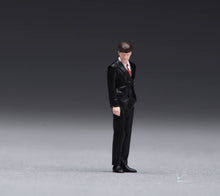 Load image into Gallery viewer, 1:64 Painted Figure Model Miniature Resin Diorama Wedding Couple Bride Groom
