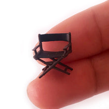 Load image into Gallery viewer, 1:64 Painted Figure Mini Model Miniature Resin Diorama Director Discussing Man