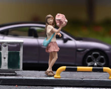 Load image into Gallery viewer, 1:64 Painted Figure Model Miniature Resin Diorama Toy Sand Pretty Girl With Hat