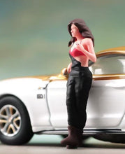 Load image into Gallery viewer, 1:64 Painted Figure Model Miniature Resin Diorama Sand Sexy Lady Smoking Beauty