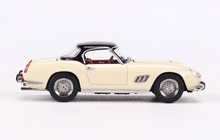 Load image into Gallery viewer, GFCC 1:64 White 1960 250GT California SWB Classic Model Diecast Metal Car