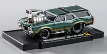 Load image into Gallery viewer, Maisto 1:64 1970 Vista Cruiser Wagon Sports Model Toy Diecast Metal Car BN