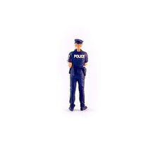Load image into Gallery viewer, 1:64 Painted Figure Mini Model Miniature Resin Diorama Sand Police Questioning New