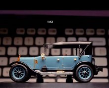 Load image into Gallery viewer, 1:43 Austin Vintage Classic Model Diecast Metal Car