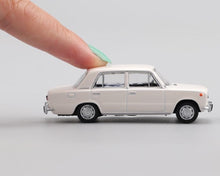 Load image into Gallery viewer, Perka 1:64 White 1970 LADA 2101 Classic Vintage Model Diecast Metal Car New Collection