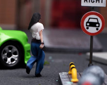 Load image into Gallery viewer, 1:64 Painted Figure Model Miniature Resin Diorama Toy Sand White Tee Denim Cool