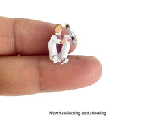 Load image into Gallery viewer, 1:64 Painted Figure Model Miniature Resin Diorama Sand Sports Goft Man Lady Set New