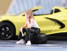 Load image into Gallery viewer, 1:64 Painted Figure Model Miniature Resin Diorama Sand Repair Car Worker Lady