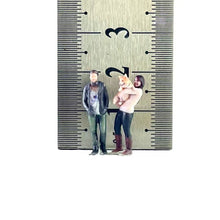 Load image into Gallery viewer, 1:64 Painted Figure Model Miniature Resin Diorama Dog Hugging Lady Headset Man